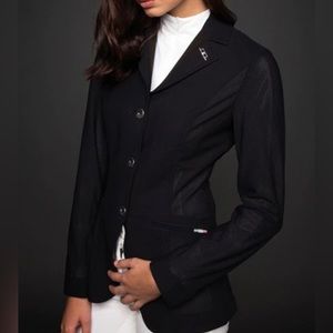 AA Platinum MotionLite Show Coat - Alessandra Albanese